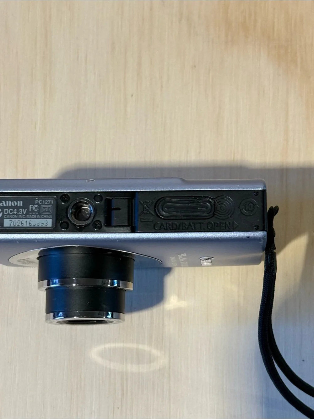 Canon PowerShot SD1100 IS Digital ELPH Camera 8MP Blue Lens Stuck For-Parts Only